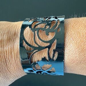 Black Wearable Cuff
